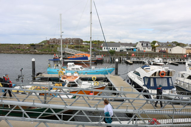 Girvan Harbour © Billy McCrorie cc-by-sa/2.0 :: Geograph Britain and ...