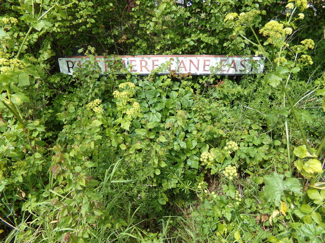 Rissemere Lane East sign