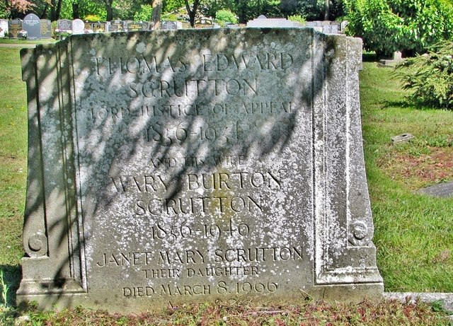 The grave of Thomas Edward Scrutton