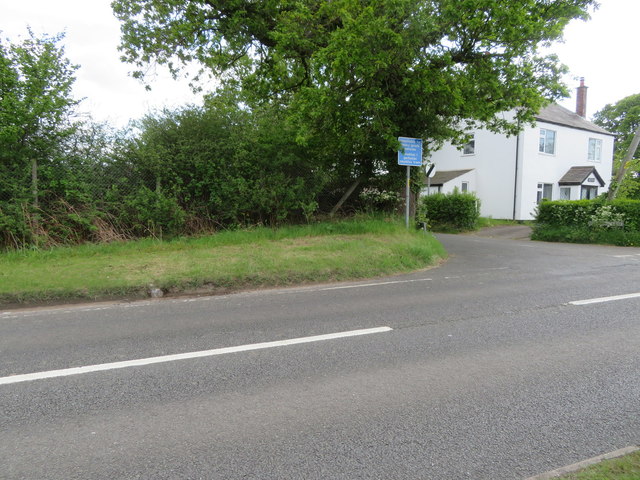 B5126 Mold Road and Bryn-Gwyn Lane junction