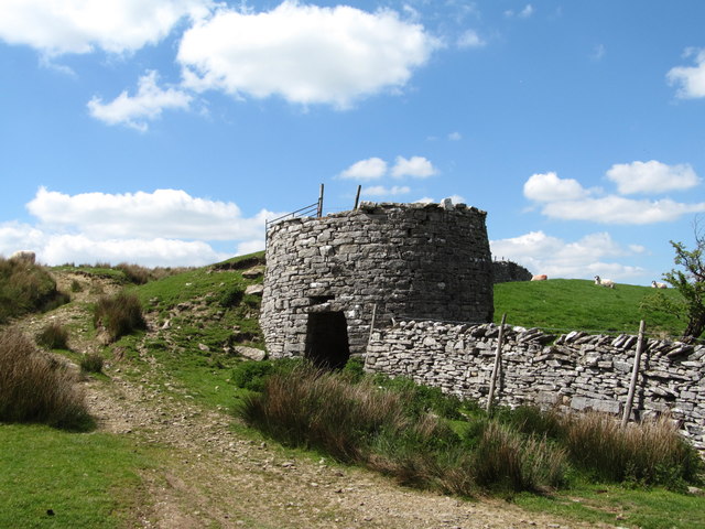 Old lime kiln at Will Hill [2]