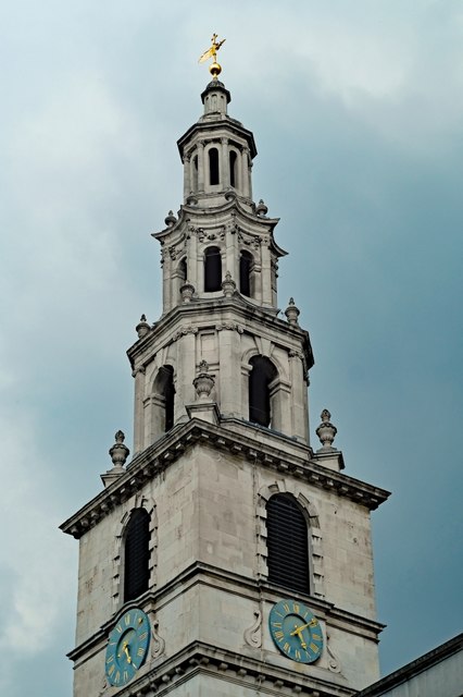 London (Strand) : St Clement Danes church tower and spire