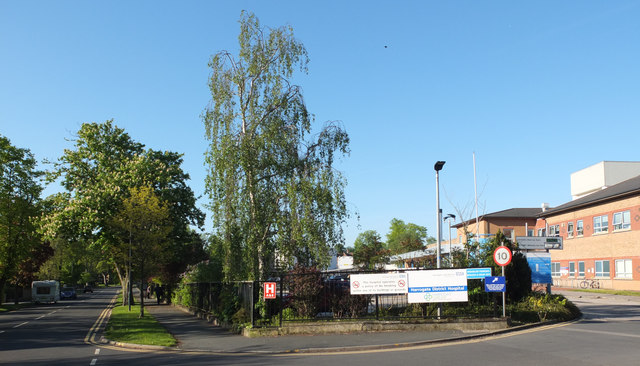 Harrogate District Hospital © habiloid :: Geograph Britain and Ireland