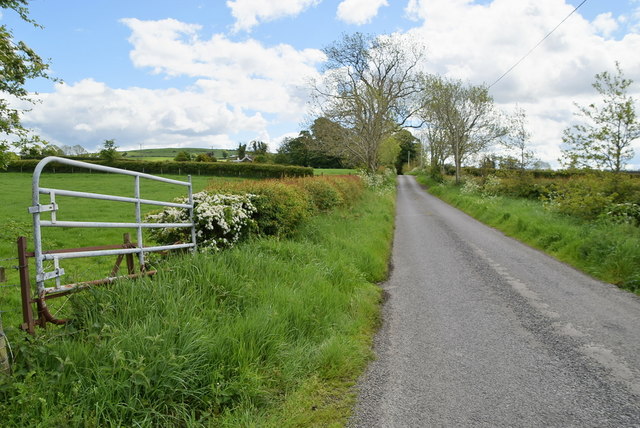 Munie Road © Kenneth Allen cc-by-sa/2.0 :: Geograph Ireland