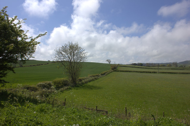 Fields by the Cinder Track... © Robert Eva cc-by-sa/2.0 :: Geograph ...