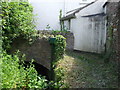 The stream nears the Old Gloucester Road