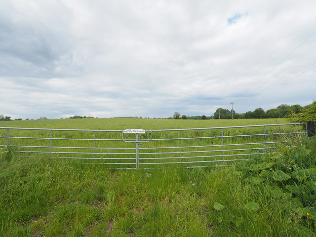 Field gate with sign © David Pashley cc-by-sa/2.0 :: Geograph Britain ...