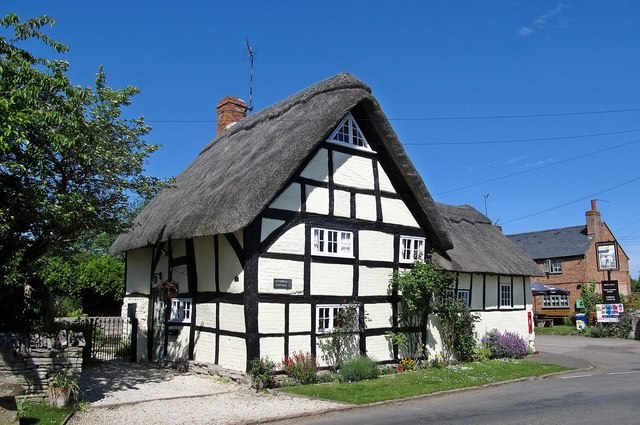 Barton-Letterbox Cottage © Ian Rob cc-by-sa/2.0 :: Geograph Britain and ...