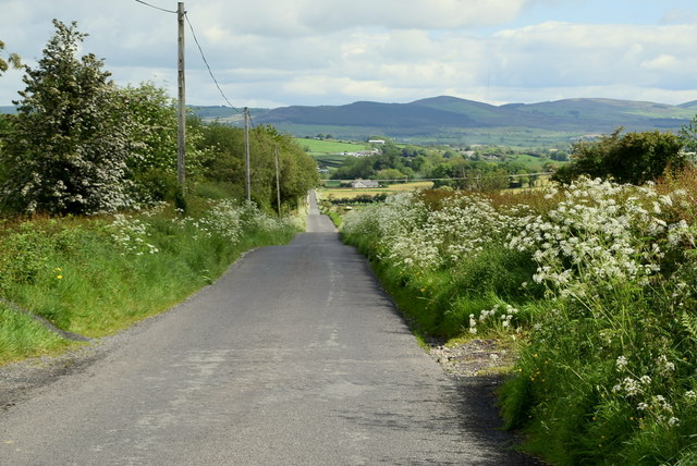 Carnkenny Road, Carnkenny © Kenneth Allen cc-by-sa/2.0 :: Geograph Ireland