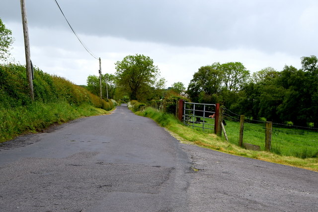 Tullyneil Road, Ramackan © Kenneth Allen cc-by-sa/2.0 :: Geograph Ireland