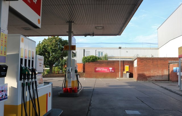 Shell petrol station on York Road, Bristol