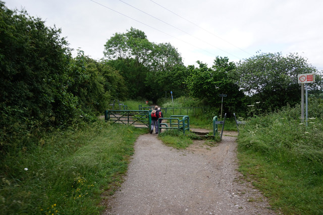 Leeds Country Way at Brecks Lane © Ian S cc-by-sa/2.0 :: Geograph ...