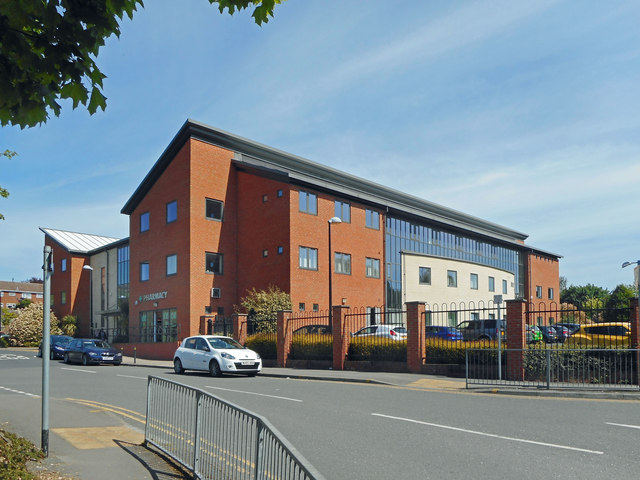 Medical Centre, Newtown Road © Des Blenkinsopp :: Geograph Britain and