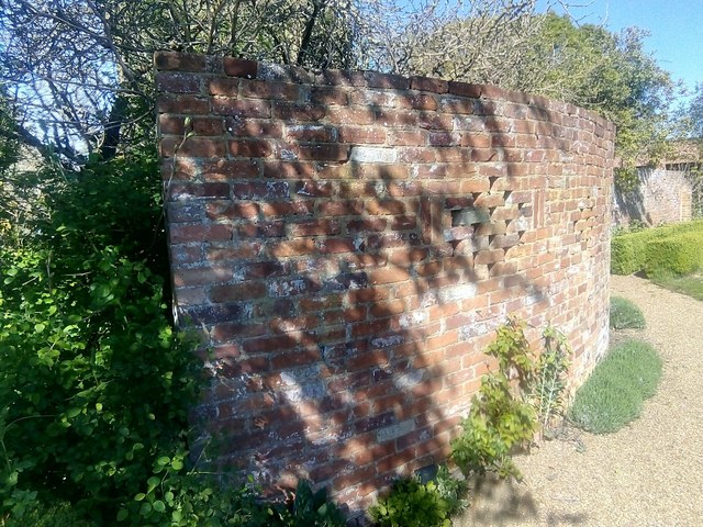 Curving wall in the gardens of the Red House