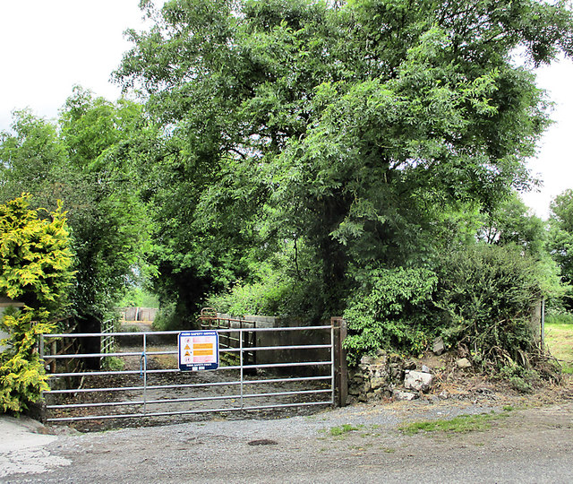 farm-gate-kevin-higgins-geograph-ireland