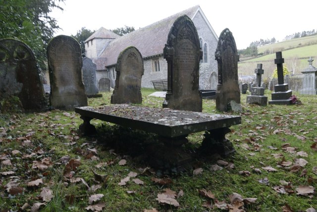 Table tomb