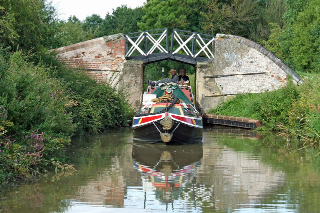 Narrowboat at Neals Bridge north of... © Roger D Kidd cc-by-sa/2.0 ...