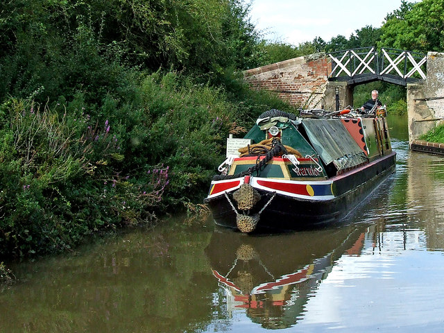 Working Boat North Of Wilmcote In © Roger Kidd Cc-by-sa 2.0 