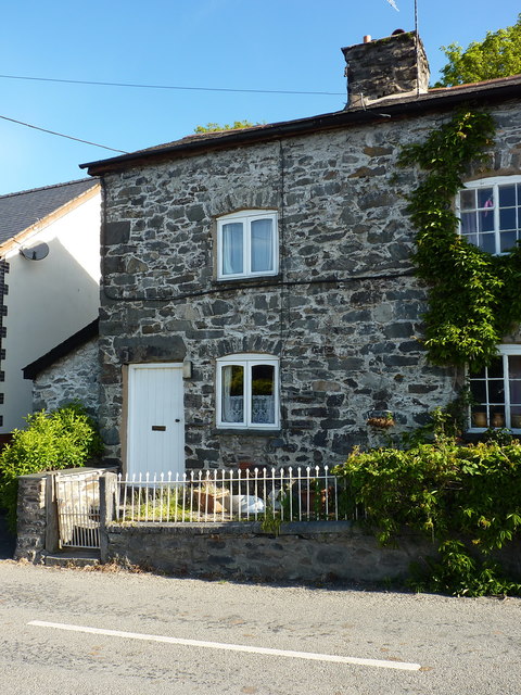 10 Park Street, Llanrhaeadr-ym-Mochnant © Richard Law cc-by-sa/2.0 ...