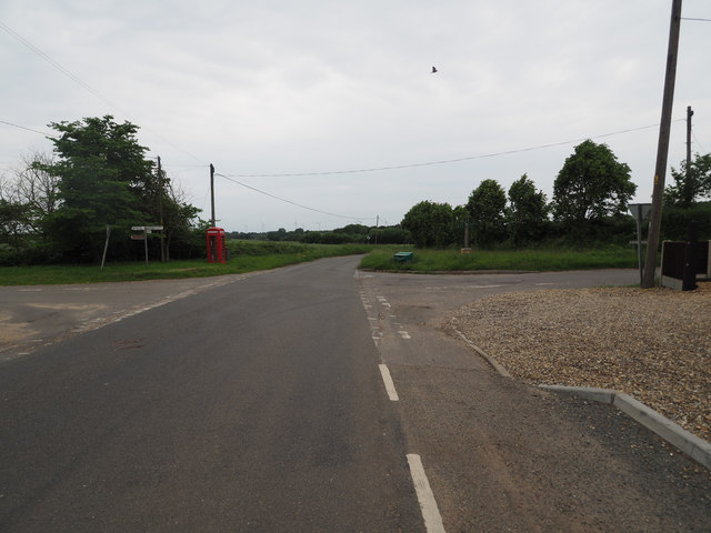 Minor road to Swaffham crossroads