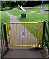 Notice to smokers on an entrance gate to Beechwood Park, Newport