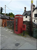 SJ1226 : Listed phone box, Llanrhaeadr-ym-Mochnant by Richard Law