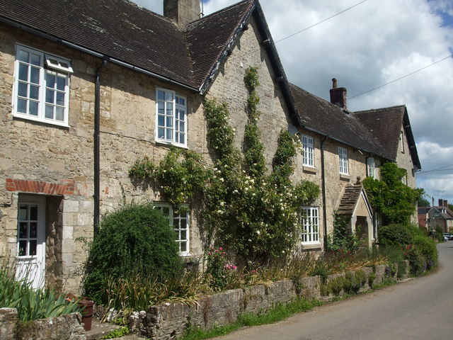 Roses in Witham Friary © Neil Owen :: Geograph Britain and Ireland