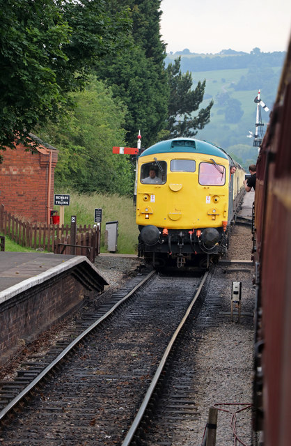 Toddington Station - approaching diesel
