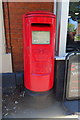 Elizabeth II postbox on Evesham Road, Astwood Bank