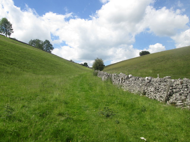 Footpath towards Over Haddon near Ditch Cliff