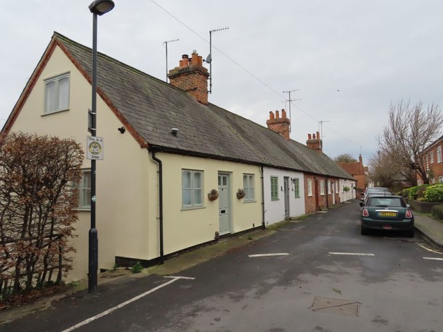 Cottages on St Leonard's Lane