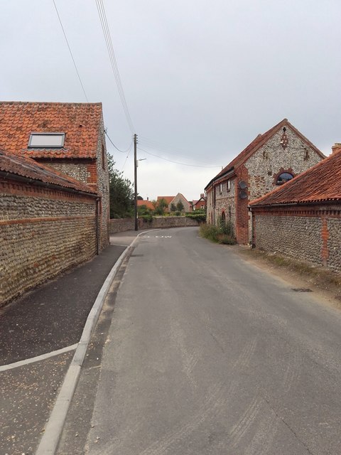 Holt Road © Alex McGregor cc-by-sa/2.0 :: Geograph Britain and Ireland