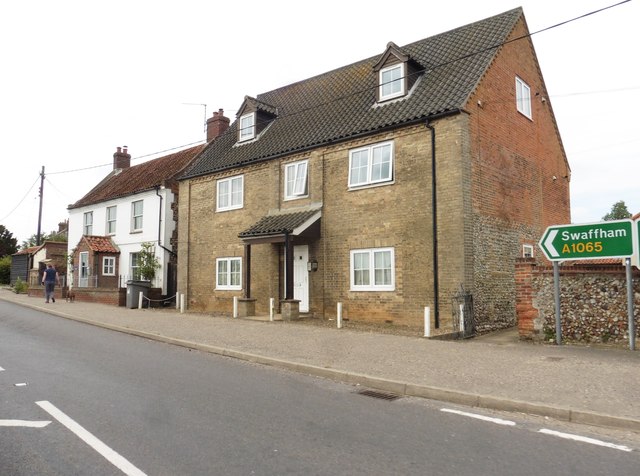 Roadside houses at Hempton © Roger Cornfoot cc-by-sa/2.0 :: Geograph ...