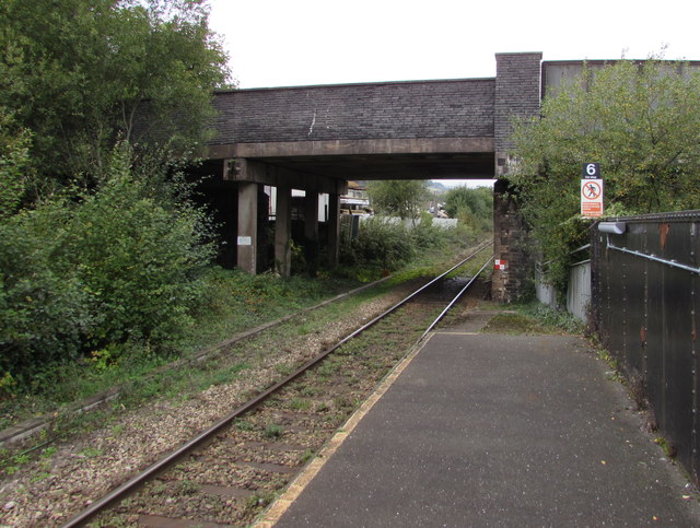 Bridges beyond Ton Pentre railway... © Jaggery cc-by-sa/2.0 :: Geograph ...