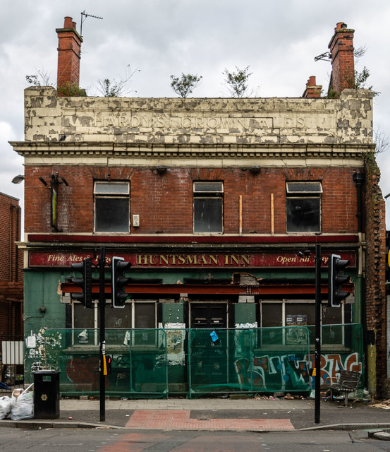 Huntsman Inn © Peter McDermott cc-by-sa/2.0 :: Geograph Britain and Ireland