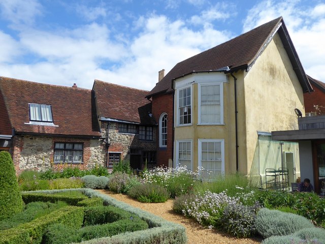 Southampton - Tudor House - Garden