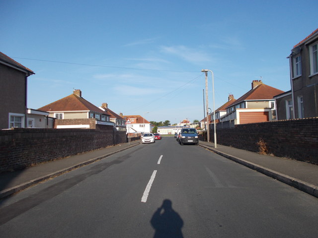 Llangwyn Way - looking towards Suffolk Place