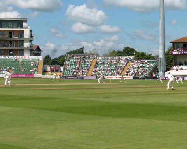 Azhar Ali hits four runs as Somerset beat Hampshire