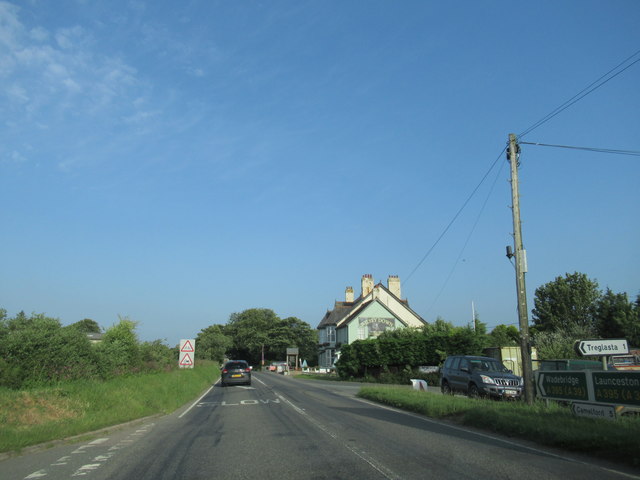 A395 Hallworthy And Wilsey Down Public © Roy Hughes Geograph