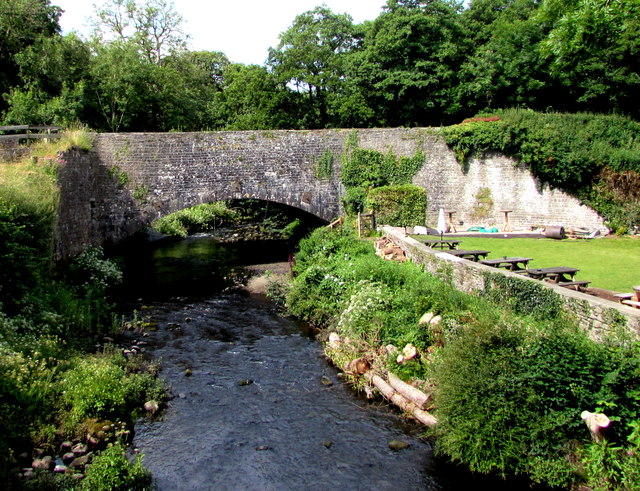 Grade II Listed aqueduct,... © Jaggery cc-by-sa/2.0 :: Geograph Britain ...