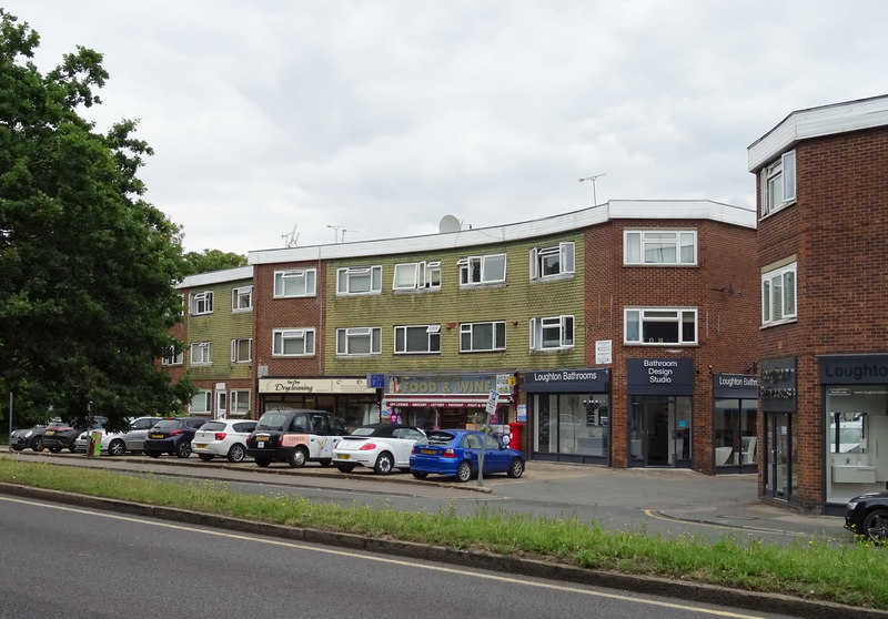 Shops on Lower Road, Loughton © JThomas ccbysa/2.0 Geograph