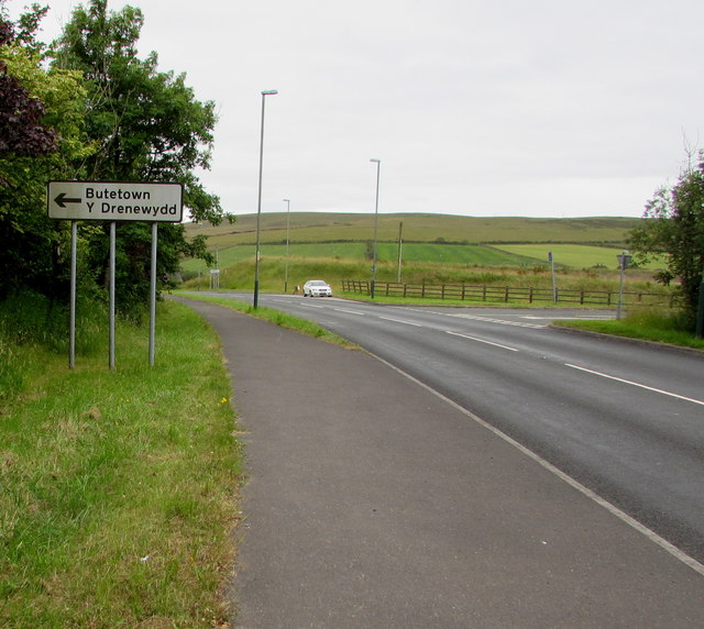 Butetown direction sign south of Llechryd