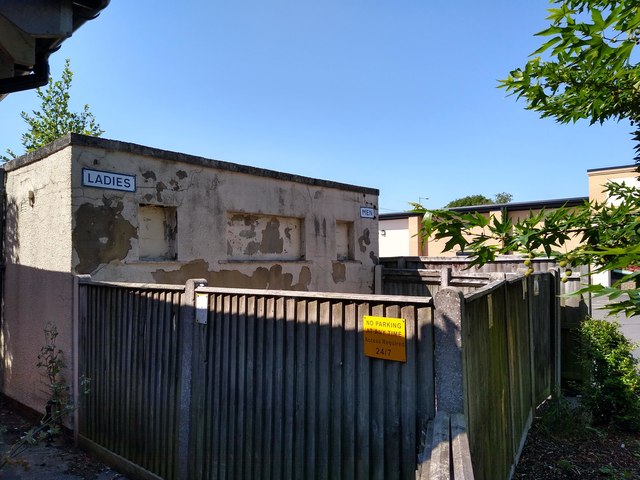 Disused public conveniences, Whitworth Road, Swindon (1)