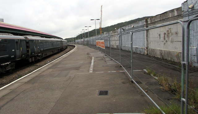 Temporary fencing on platform four, Swansea station