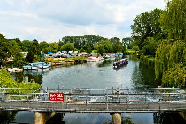 The Thames at St John's Bridge, Lechlade © Philip Pankhurst :: Geograph ...