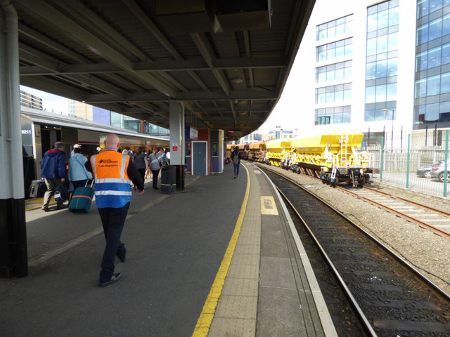 Lanyon Place railway station © Thomas Nugent cc-by-sa/2.0 :: Geograph ...