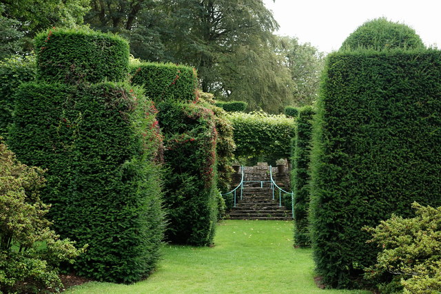 Plas Brondanw © Peter Trimming :: Geograph Britain and Ireland