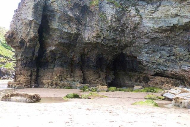 Shallow cave at Bossiney Haven, near Tintagel, Cornwall