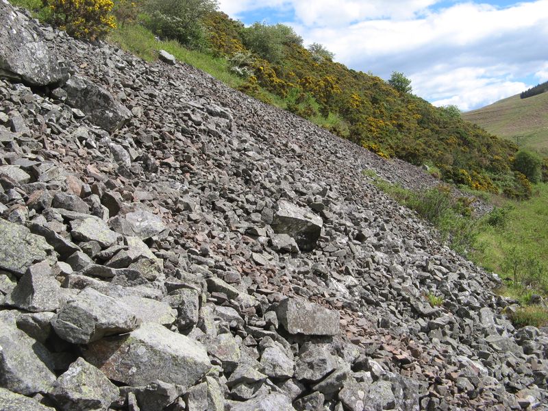 Scree slope © Jonathan Wilkins :: Geograph Britain and Ireland