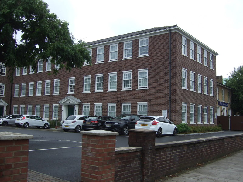 Flats on London Road, Enfield © JThomas :: Geograph Britain and Ireland